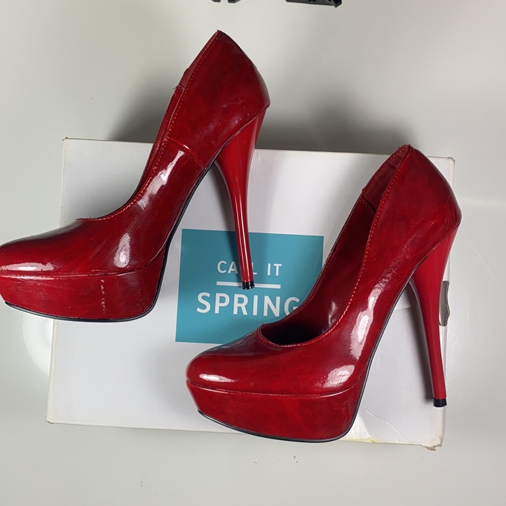 Red pumps